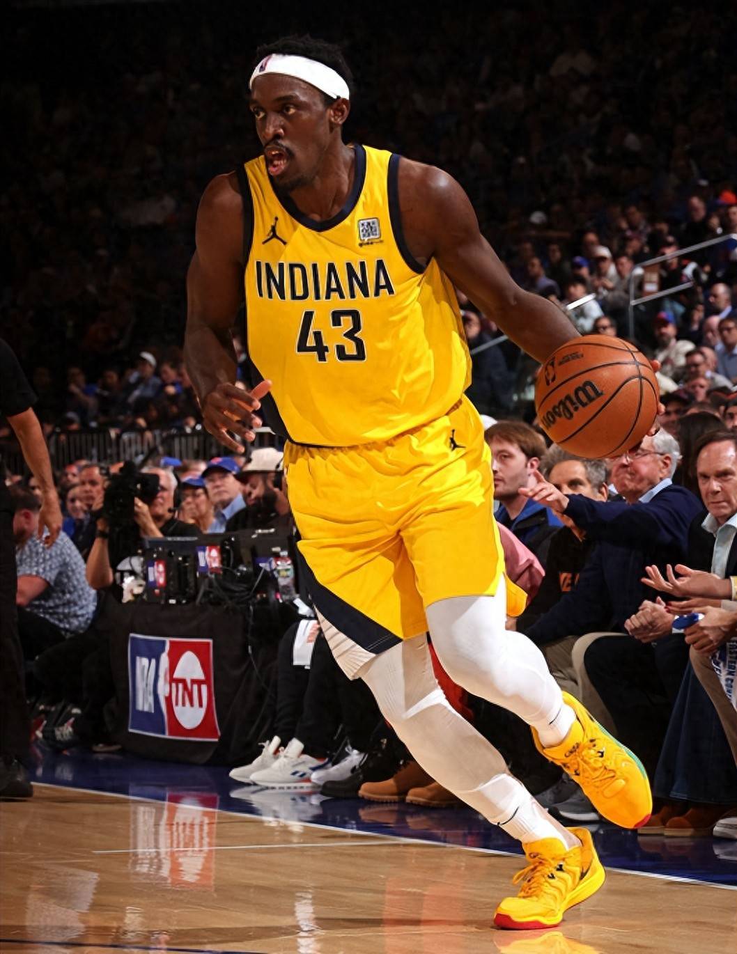 西亚卡姆巅峰对决，哈兰德与80激战美国队分钟，突破纪录胜负难料！